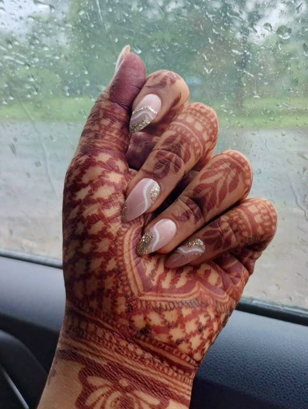 Elegant gold glitter
