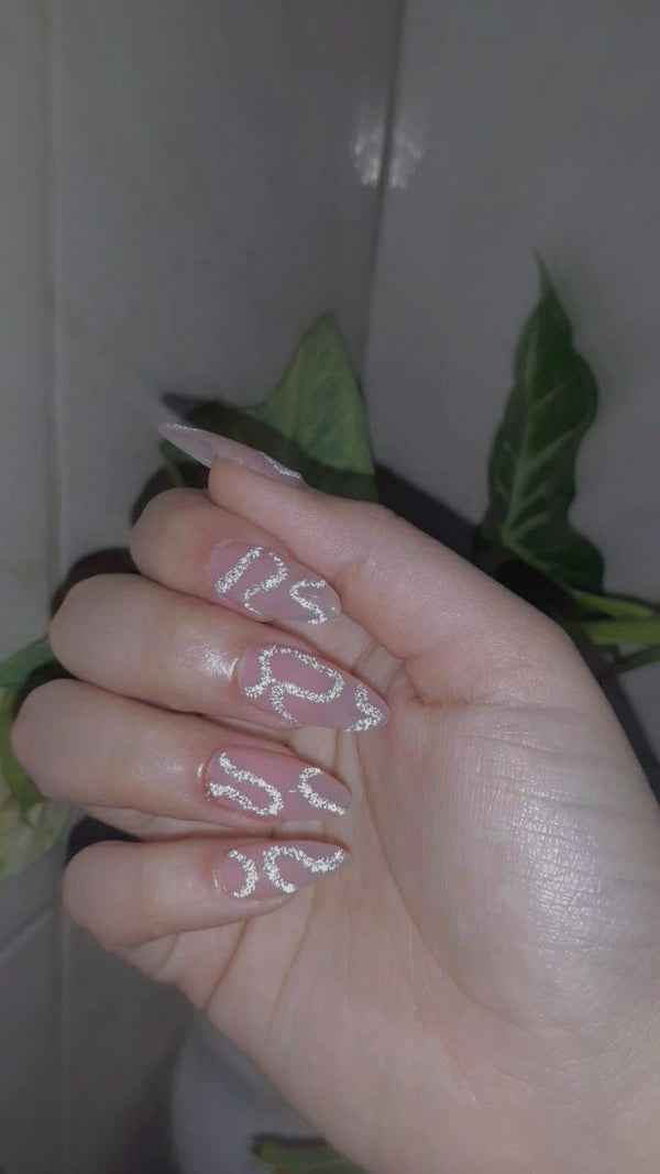 Nudeglitteryswirl